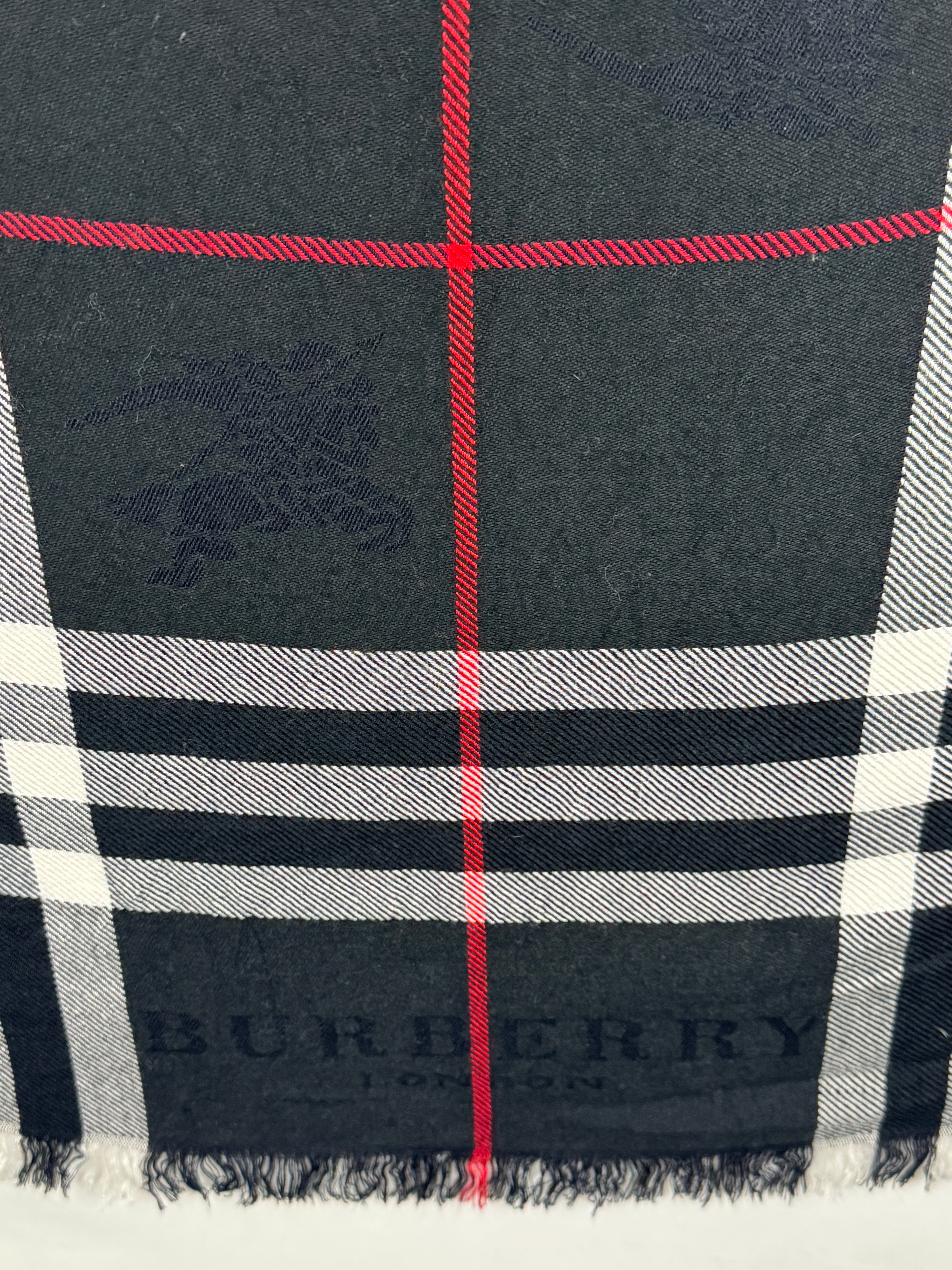 Châle Burberry Vintage Noir | Cachemire