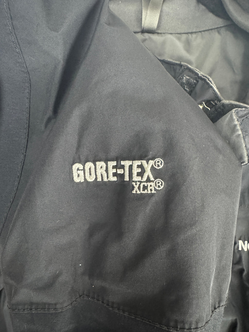 The North Face Gore-Tex XCR Homme Noir | Taille M (Convient XL)